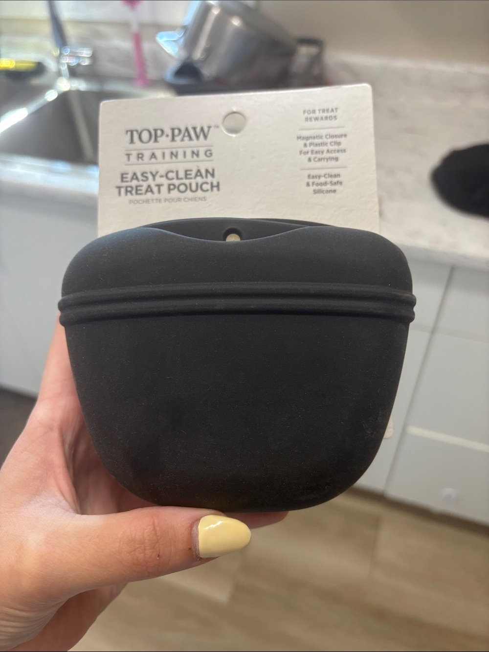 Top Paw Black Easy-Clean Silicone Treat Pouch
